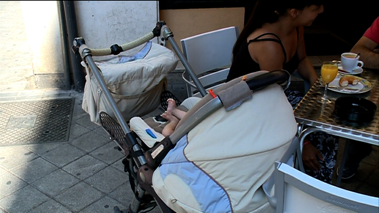 Disminuyen los nacimientos de madres inmigrantes en España