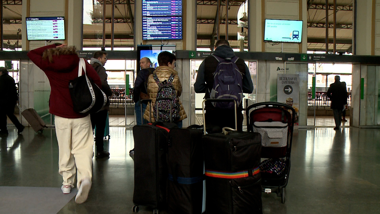 Castilla y León se mueve en el inicio del puente de la Constitución